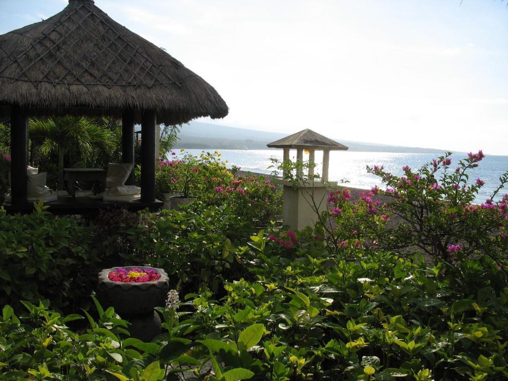 Kembali Beach Bungalows Amed Exteriör bild