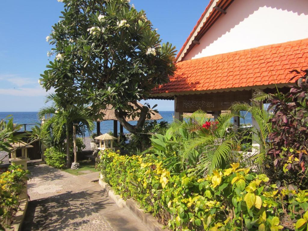 Kembali Beach Bungalows Amed Exteriör bild