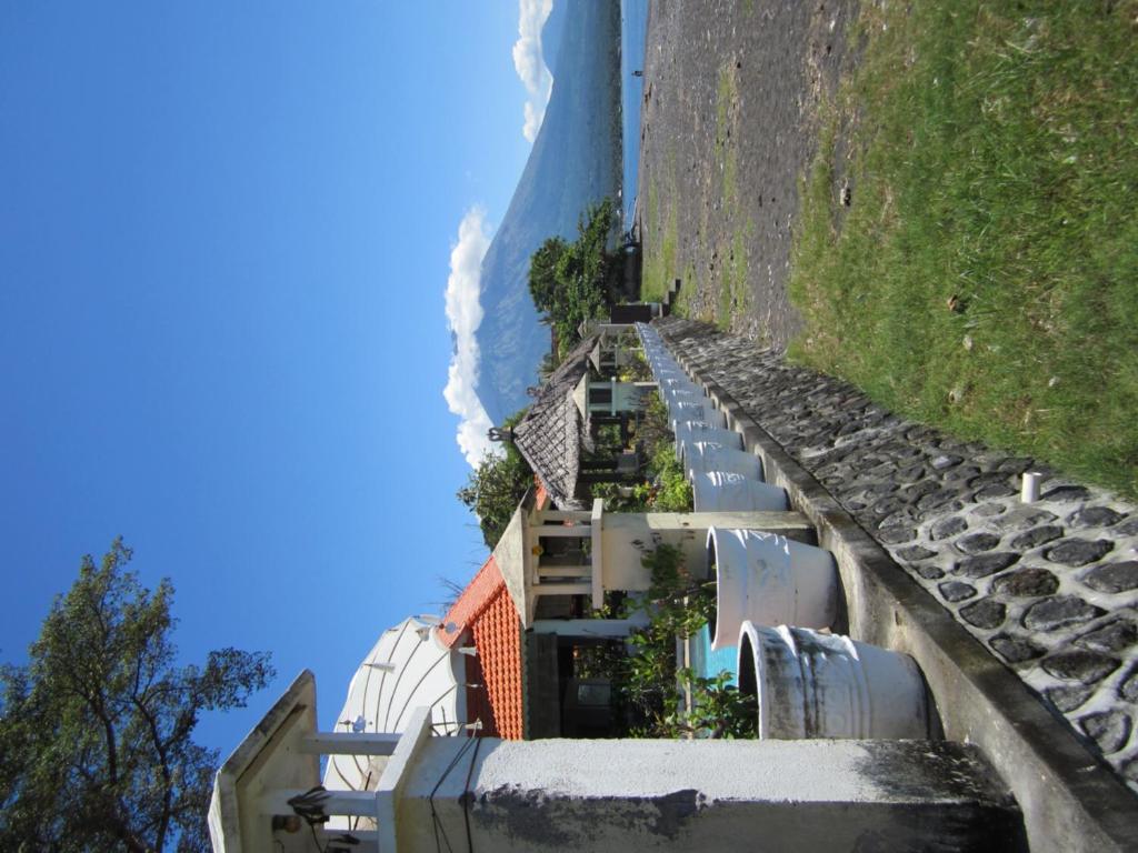 Kembali Beach Bungalows Amed Exteriör bild